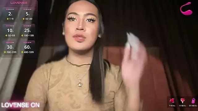 fallon_empress143 from StripChat