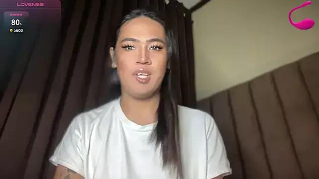 fallon_empress143 from StripChat