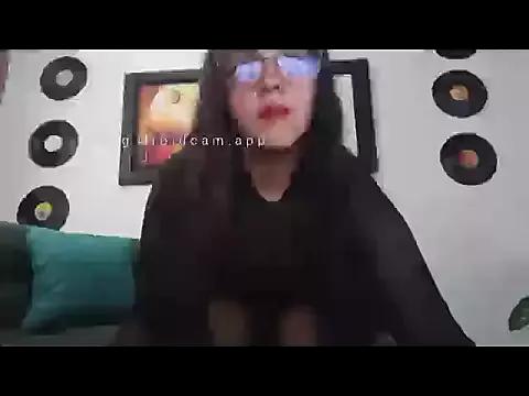feet_curvyqeen from StripChat