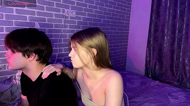 Fetchingcouplee webcams show profile image 
