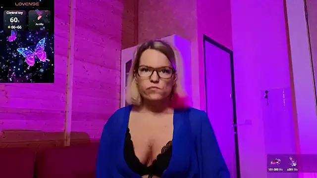 Explore our live girls sluts from our Custom and Multi clubs and checkout exclusive access to highly interactive content, such as shape, hair, titties, pussy type and many more.