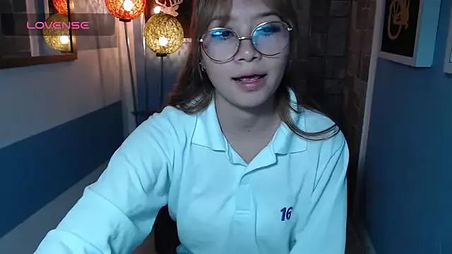 Fiorellaa_delsd from StripChat is Freechat