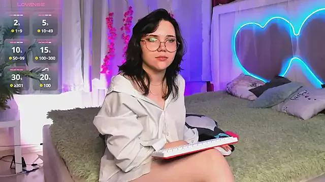 FlirtyLili from StripChat is Freechat