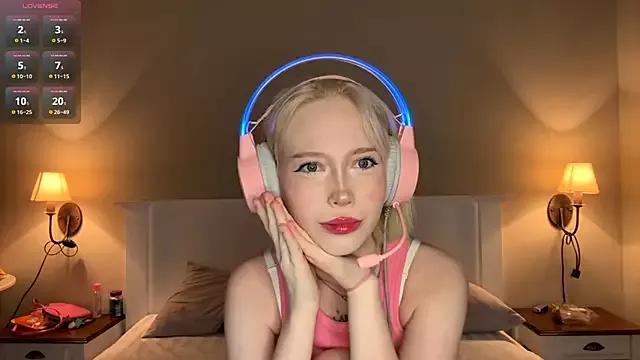 FlowMia from StripChat is Freechat