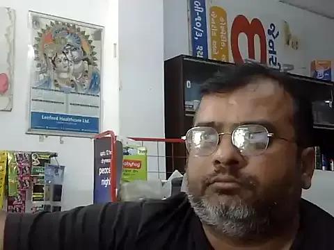 Formyluv1 webcams show profile image 