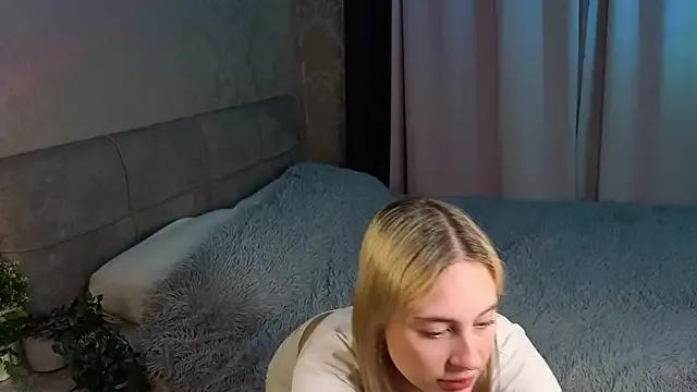 foxy_vivi from StripChat is Freechat