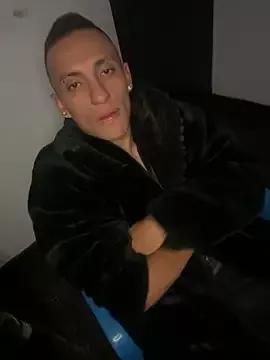 FRANCHESTO_KR webcams show profile image 