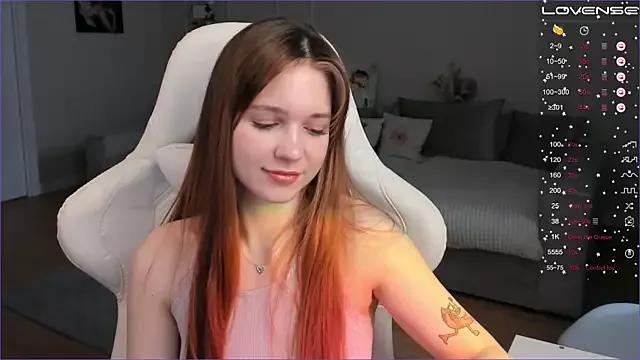 Frau_Lina from StripChat is Freechat