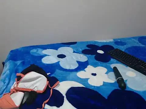 Fruit2love from StripChat is Freechat
