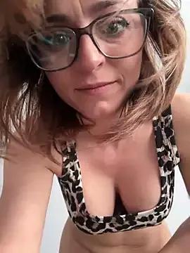 FuckingSunshine37 from StripChat is Freechat