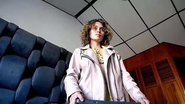 fulfill_fantasies1 on StripChat