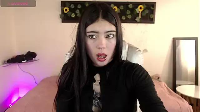 Explore our live girls sluts from our Custom and Multi clubs and checkout exclusive access to highly interactive content, such as shape, hair, titties, pussy type and many more.