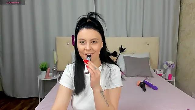 Explore our live girls sluts from our Custom and Multi clubs and checkout exclusive access to highly interactive content, such as shape, hair, titties, pussy type and many more.