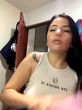 Explore our live girls sluts from our Custom and Multi clubs and checkout exclusive access to highly interactive content, such as shape, hair, titties, pussy type and many more.