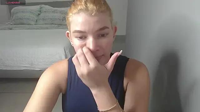 Explore our live girls sluts from our Custom and Multi clubs and checkout exclusive access to highly interactive content, such as shape, hair, titties, pussy type and many more.