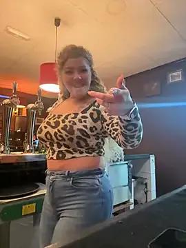 Explore our live girls sluts from our Custom and Multi clubs and checkout exclusive access to highly interactive content, such as shape, hair, titties, pussy type and many more.