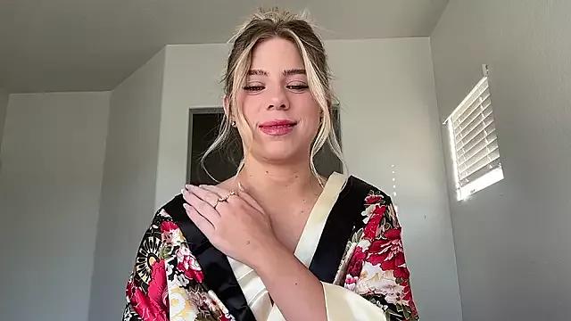 gardenofedenn from StripChat is Freechat