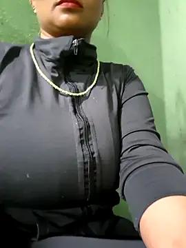 gatadeojosclaros from StripChat