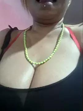gatadeojosclaros from StripChat is Freechat