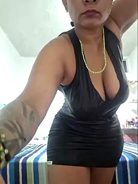 gatadeojosclaros from StripChat