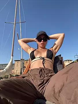 GGmoon81 from StripChat