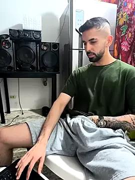 Photos of giannis090 from StripChat is Freechat