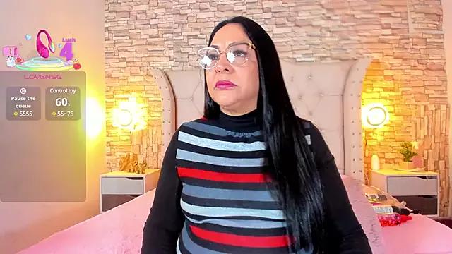 Gina_Myers from StripChat is Freechat