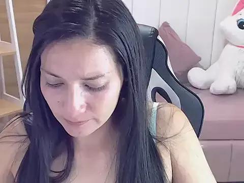 Explore our live girls sluts from our Custom and Multi clubs and checkout exclusive access to highly interactive content, such as shape, hair, titties, pussy type and many more.