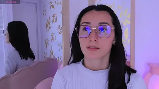 Ginevra_esposito from StripChat is Freechat