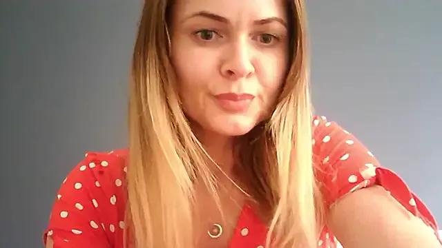 Ginger-bb from StripChat