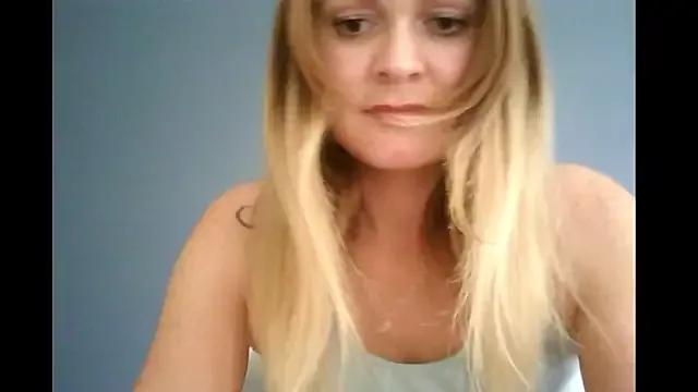 Ginger-bb from StripChat is Freechat