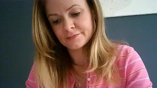 Ginger-bb from StripChat