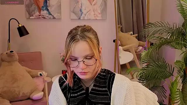 Ginger_Emma from StripChat is Freechat