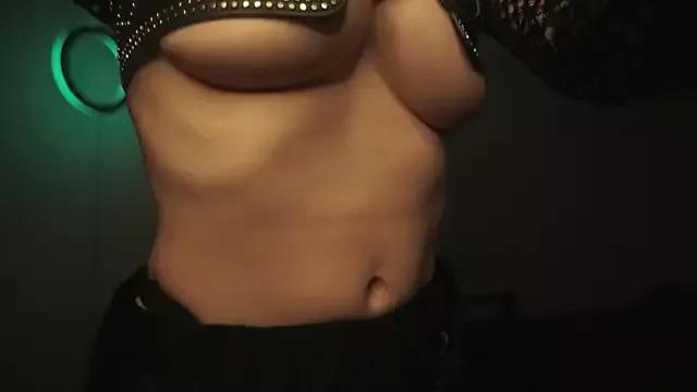 ginger_hugs from StripChat