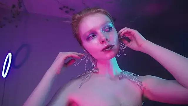 ginger_hugs from StripChat