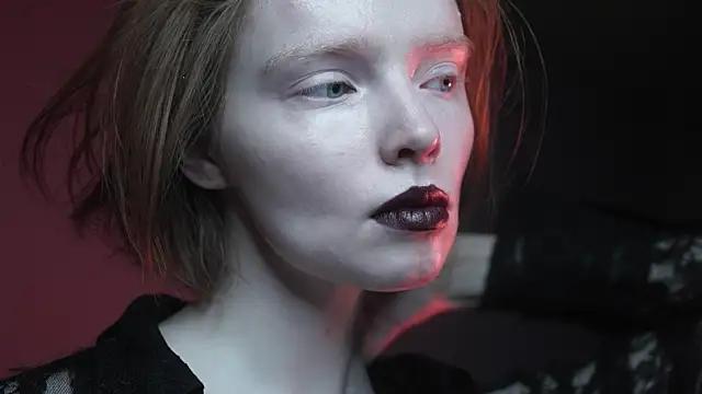 ginger_hugs from StripChat
