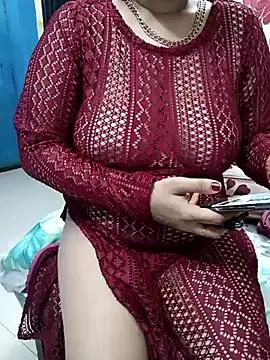 Glamour_queen from StripChat is Freechat