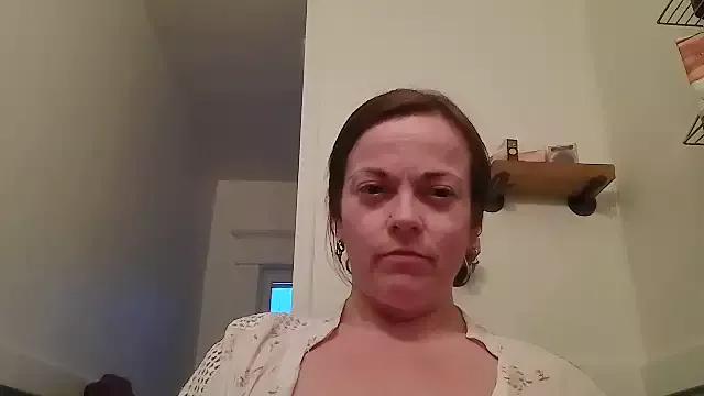 Glitt3rqueen341 from StripChat is Freechat