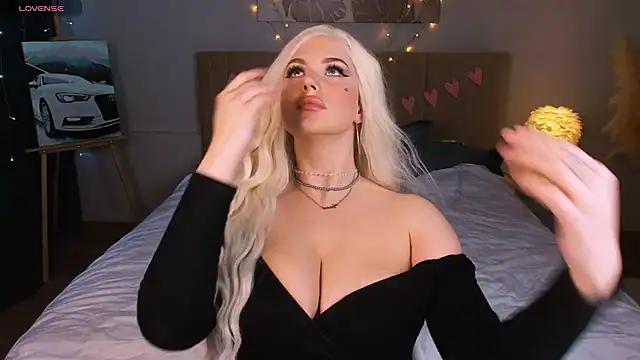Explore our live girls sluts from our Custom and Multi clubs and checkout exclusive access to highly interactive content, such as shape, hair, titties, pussy type and many more.