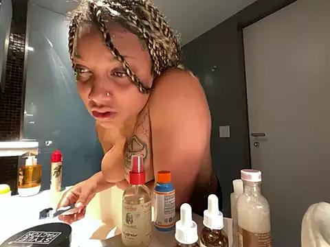 GoddessNih from StripChat is Freechat