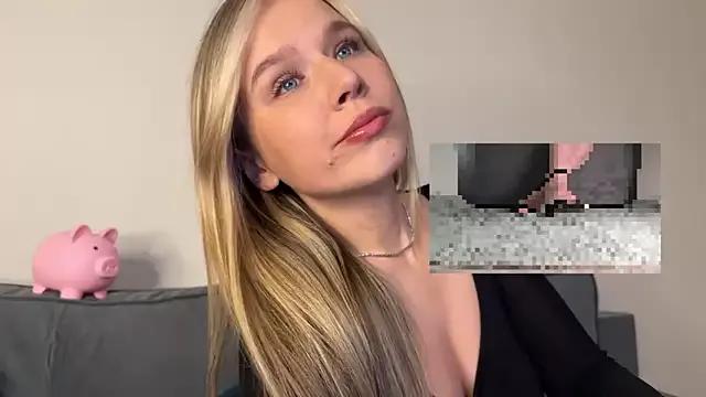 GoddessRoss from StripChat is Freechat