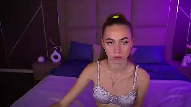 GoGoDream from StripChat is Freechat