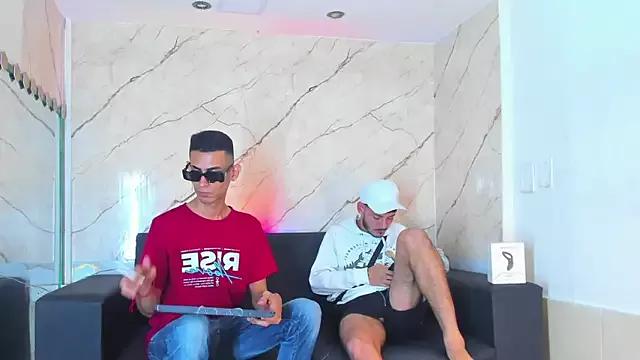 Golldens_Dreamss from StripChat