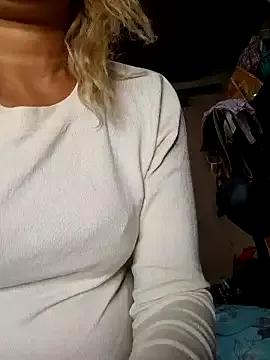 Goodgirlsue_77 from StripChat