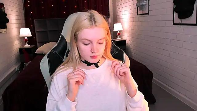 Explore our live girls sluts from our Custom and Multi clubs and checkout exclusive access to highly interactive content, such as shape, hair, titties, pussy type and many more.
