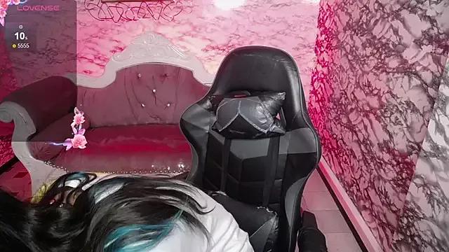 Explore our live girls sluts from our Custom and Multi clubs and checkout exclusive access to highly interactive content, such as shape, hair, titties, pussy type and many more.