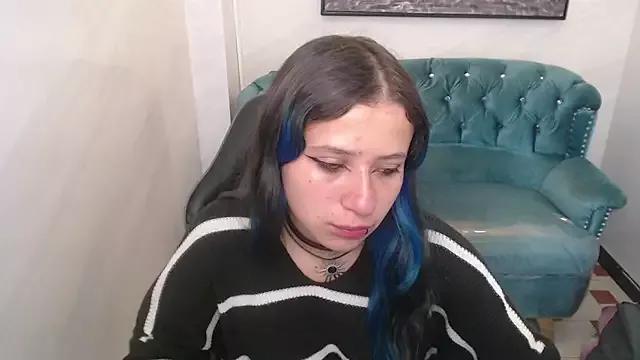 Green_EyesFox_v from StripChat is Freechat