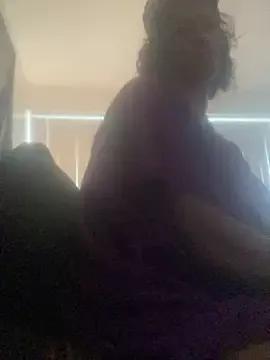Gurlnips webcams show profile image 