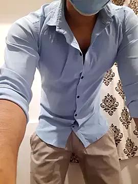Guyinshortss webcams show profile image 