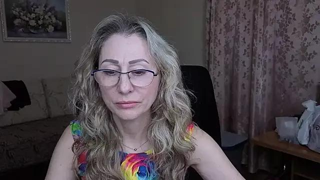 Explore our live girls sluts from our Custom and Multi clubs and checkout exclusive access to highly interactive content, such as shape, hair, titties, pussy type and many more.